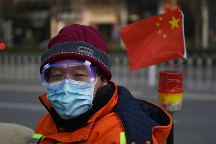 China desmiente haber "ocultado" cifras en balance del nuevo coronavirus