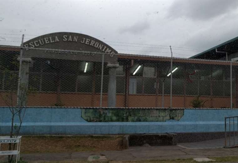 Orden sanitaria de cierre en Escuela San Jerónimo de Desamparados genera conflicto entre padres y el MEP