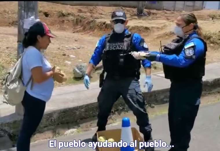 Policía Municipal de Escazú donó alimentos a familias en riesgo social afectadas por COVID-19