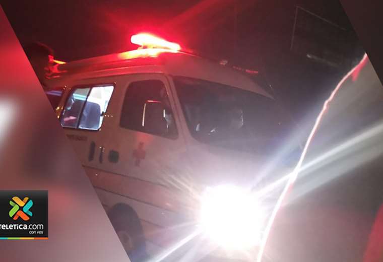 Roban ambulancia mientras paramédicos atendían emergencia en Bagaces