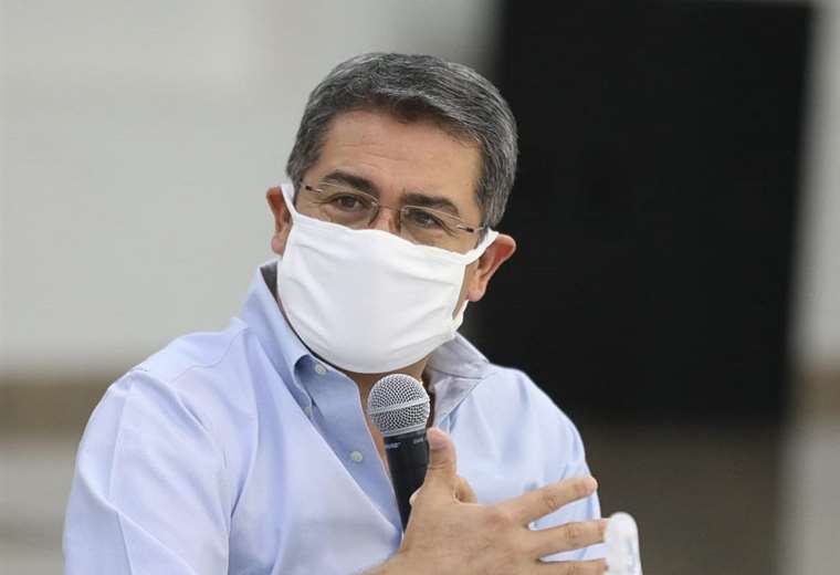 Presidente hondureño salió del hospital tras superar el COVID-19
