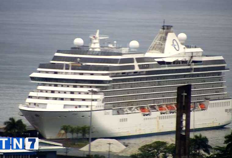 Activan protocolo sanitario por llegada de costarricenses en crucero