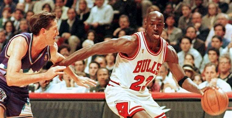 Zapatillas de Michael Jordan fueron vendidas por casi $1,5 millones