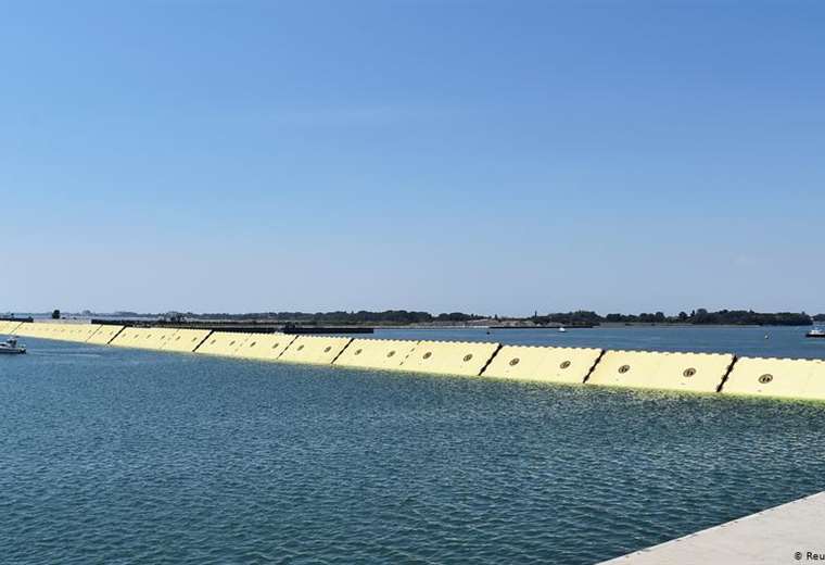 Venecia prueba con éxito sus nuevas barreras hidráulicas