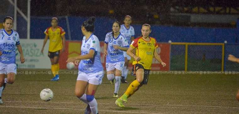 Herediano derrotó a Suva en un encuentro lleno de goles