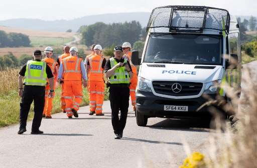 Tres muertos y seis heridos en descarrilamiento de tren en Escocia