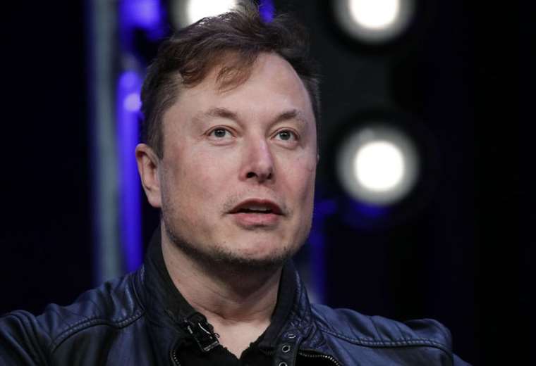 Hija trans de Elon Musk pide cambiar de nombre para cortar vínculos con su padre
