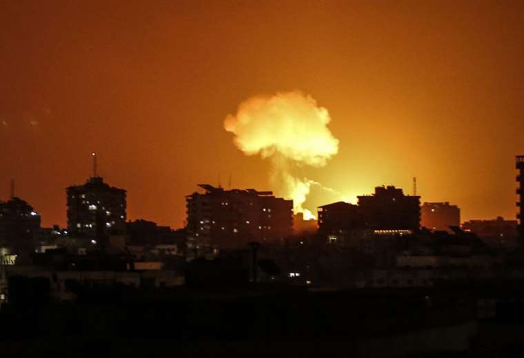 Israel bombardea Gaza tras lanzamientos de cohetes en su contra