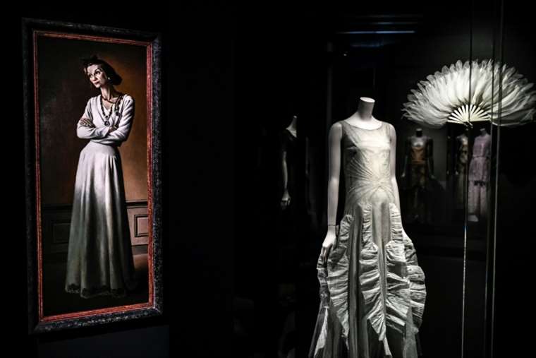 Coco Chanel: más allá del tweed, el vestido negro y sus amantes