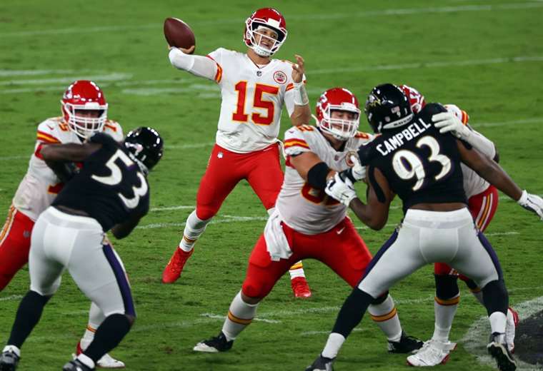 NFL: Mahomes vuelve a batir a Jackson en triunfo de los Chiefs