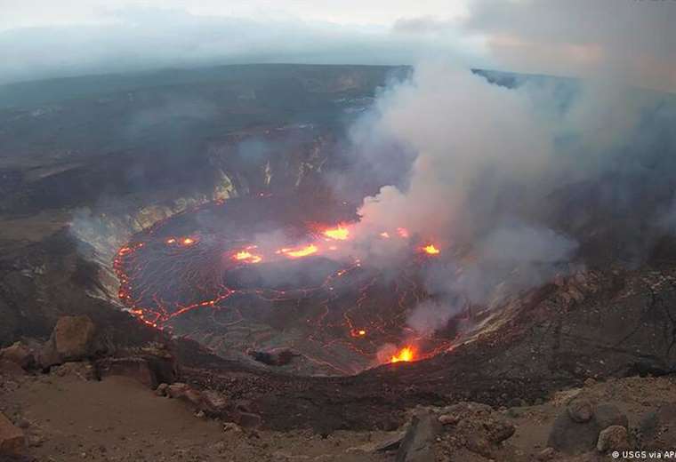 Volcán Kilauea, en Hawai, continúa haciendo erupción