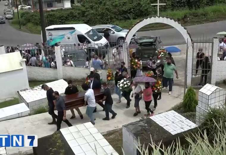 Video: homenaje para funcionarias de la CCSS fallecidas en accidente