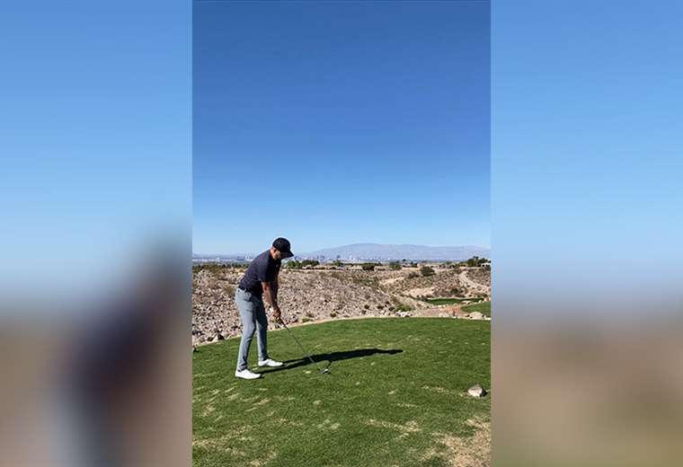 Alejandro Duque regresa a la competencia con triunfo en torneo de golf estadounidense