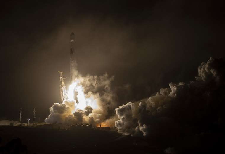NASA lanza una nave espacial para desviar un asteroide de su curso