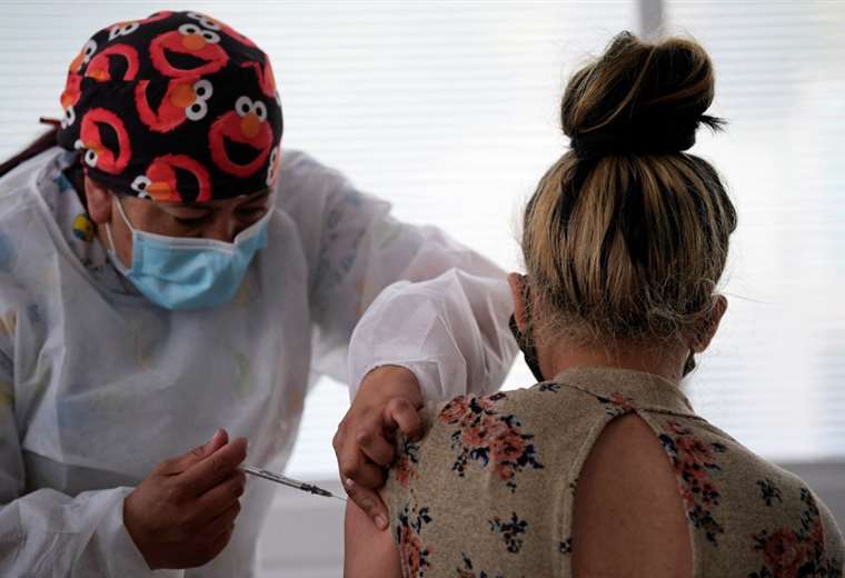 Colombia exigirá certificado de vacunación para actividades de ocio
