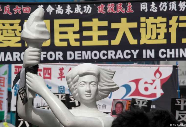 Hong Kong: universidades retiran esculturas sobre Tiananmen