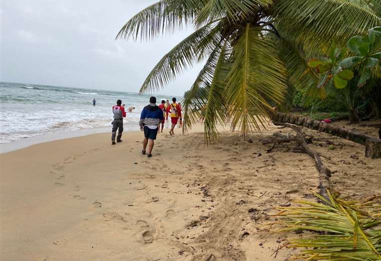 Turrialbeño desapareció mientras se bañaba en playa Punta Uva de Limón