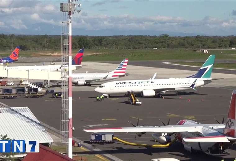 Costos de operación de aerolíneas en Liberia bajaron 30%