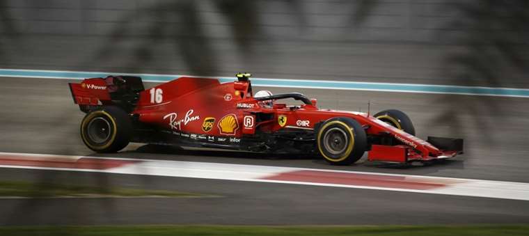 Leclerc y Ferrari marcan territorio en los libres del GP de Australia
