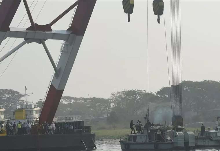 Al menos 26 muertos en un choque de barcos en Bangladés