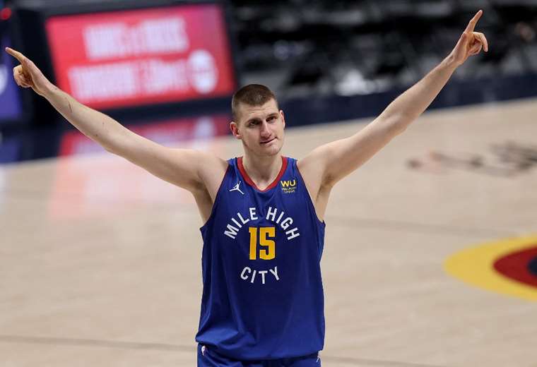 Serbio Nikola Jokic logra el MVP de la NBA por segundo año consecutivo