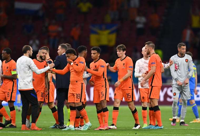 Holanda se complica pero salva victoria sobre Ucrania en debut en Eurocopa