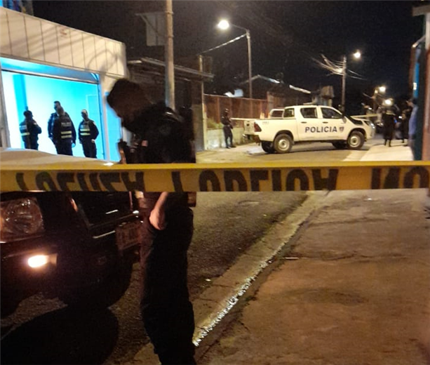 Un hombre fue asesinado a balazos dentro su casa en Cartago
