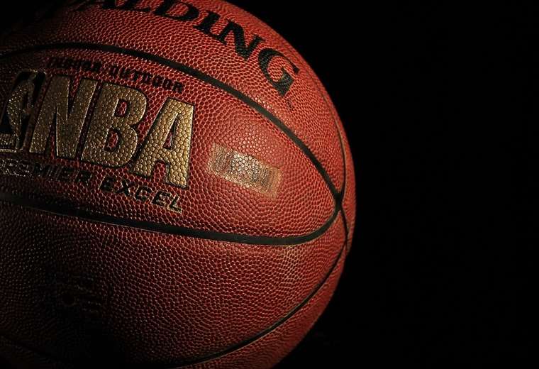 NBA suspende otros dos partidos por ola de coronavirus