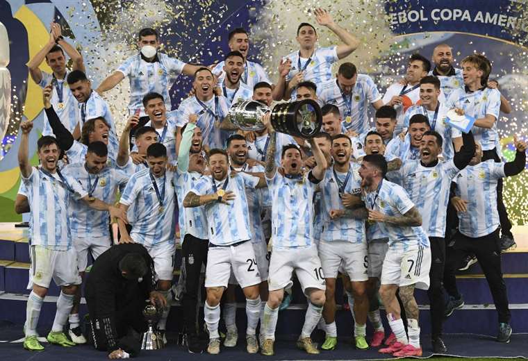 Messi cumplió sonriendo su ilusión y la de toda Argentina