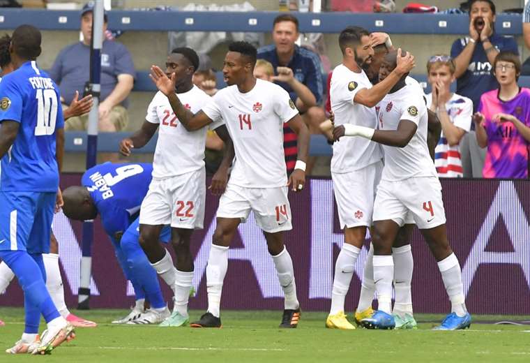 Martinica logra el primer gol de Copa Oro pero Canadá se impone 4-1