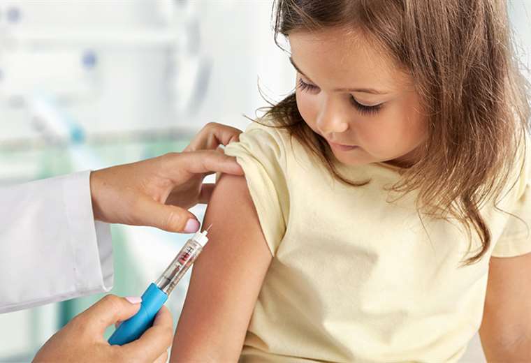 El Salvador inicia la vacunación en niños de 6 a 11 años