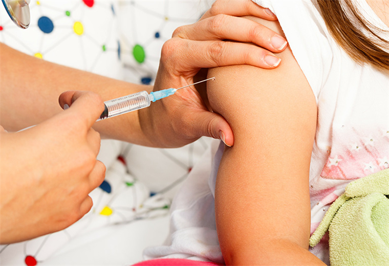 Vacuna de BioNTech/Pfizer tiene más de 90% de eficacia en niños