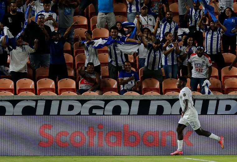 Honduras golea 4-0 a Granada en debut de ambos en Copa Oro 2021