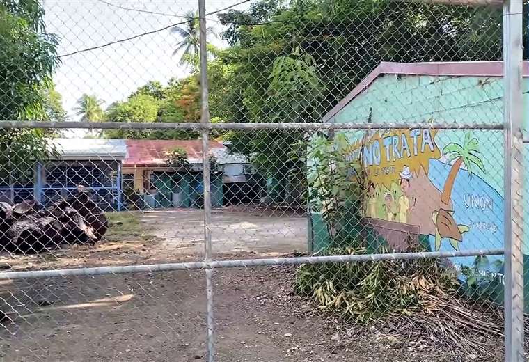 Aunque tienen un lote, vecinos de Brasilito llevan nueve años sin escuela