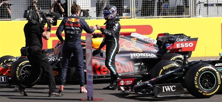 Hamilton y Verstappen se ven las caras en Hungría tras accidente de Silverstone