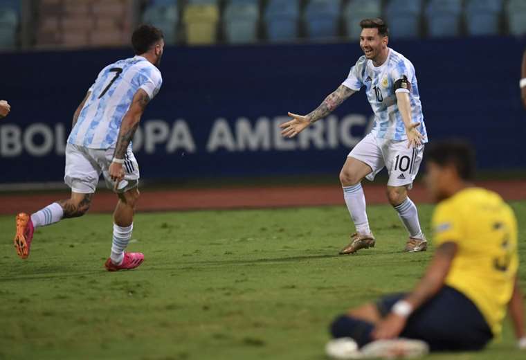 Messi "seguirá siendo el mejor de la historia" gane o pierda la Copa, dice Scaloni