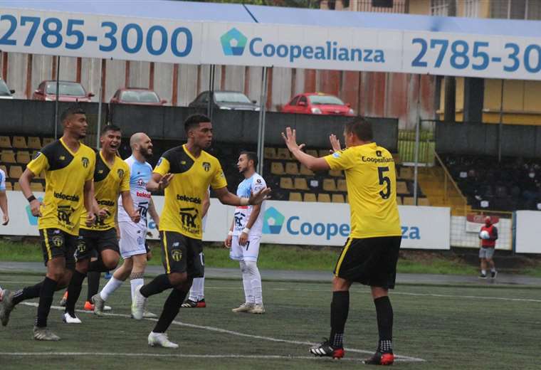 Goleadas de Garabito, Carmelita y Uruguay destacan en jornada de Liga de Ascenso