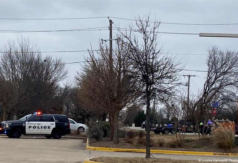 Policía de Texas libera rehenes en sinagoga y mata a captor
