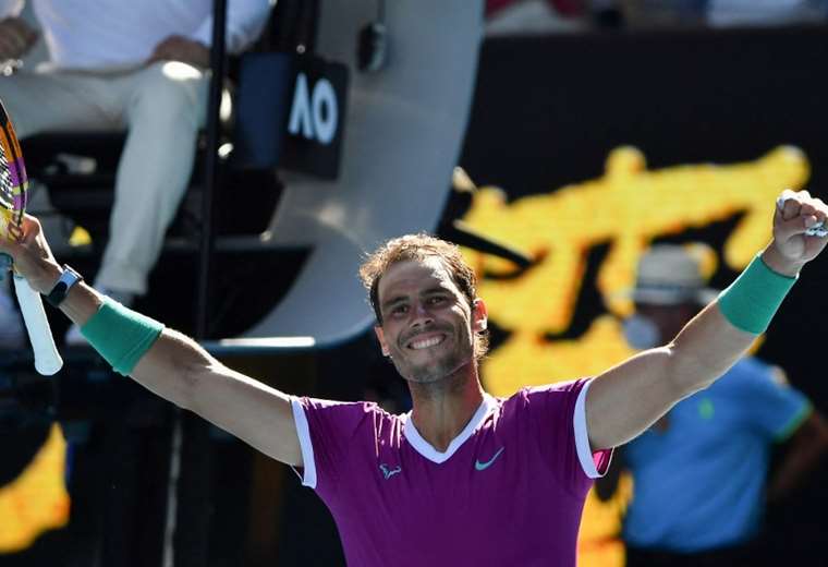 Federer y Djokovic felicitan a Rafa Nadal por su histórico Grand Slam 21