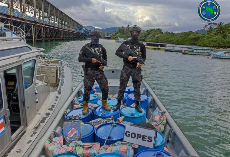 Decomisan 781 paquetes de cocaína en el Pacífico Sur