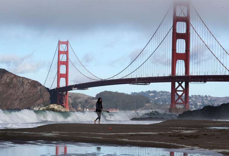 A qué se debe el extraño sonido de un "monje cantando" que emite el puente del Golden Gate en San Francisco