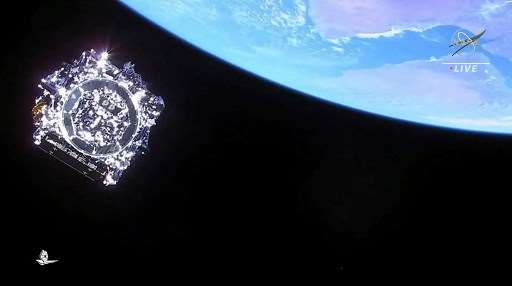 Escudo térmico del telescopio James Webb se despliega con éxito
