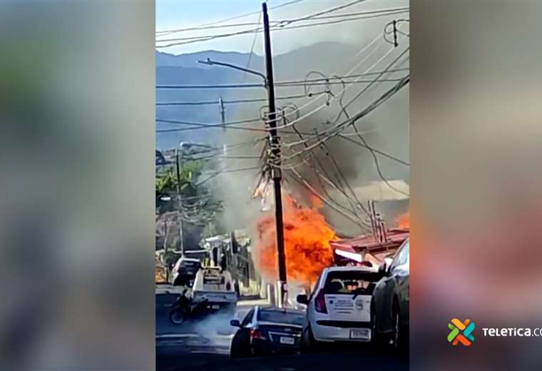 Video: Voraz incendio consumió una vivienda y afectó otras dos en Goicoechea