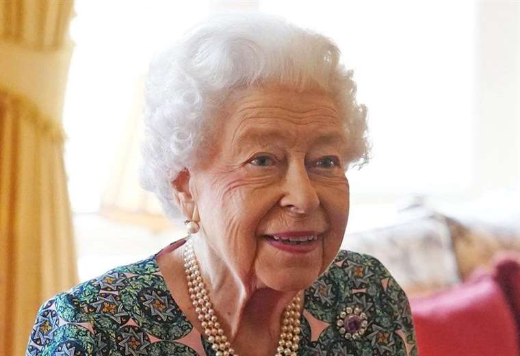 La reina Isabel II tiene COVID-19