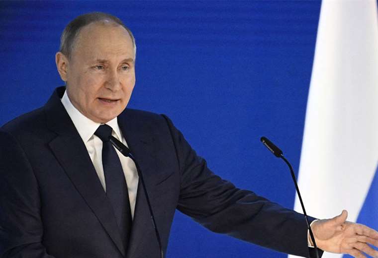 Putin exige reconocimiento de Crimea y desmilitarización de Ucrania para terminar conflicto