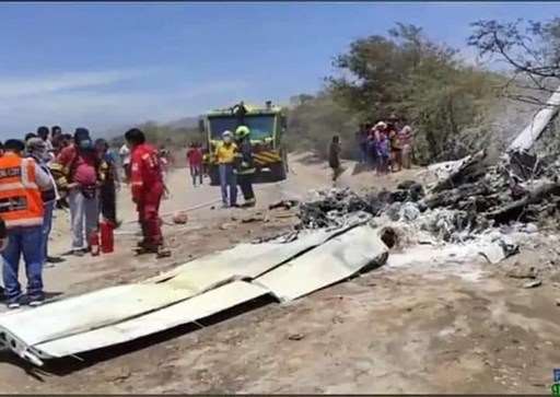 Siete muertos al caer avioneta con turistas cerca de Líneas de Nasca en Perú