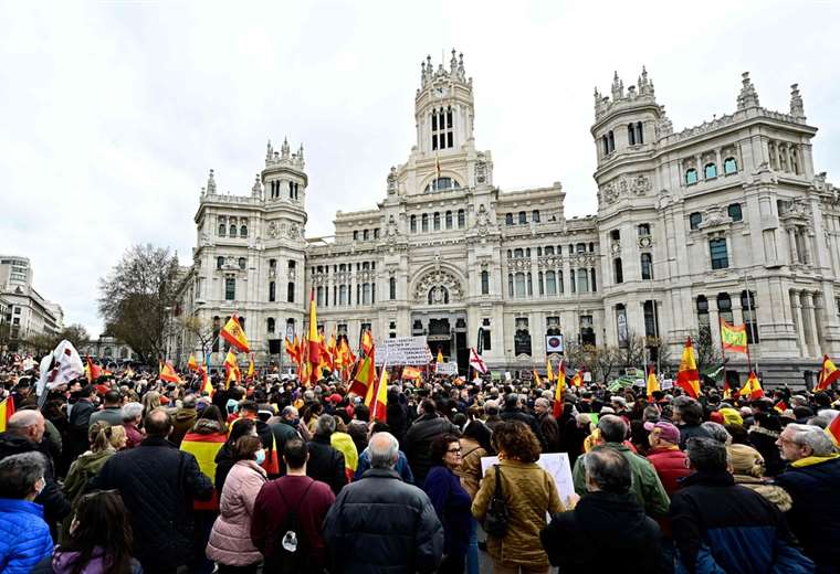 Miles de manifestantes contra aumento del costo de la vida en España