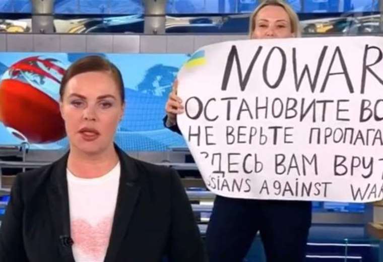 Periodista antiguerra rusa llama a la población a denunciar ofensiva en Ucrania