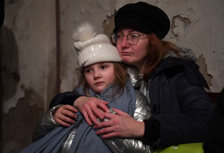 Niños de hospital pediátrico de Kiev sufren "terrible" traumatismo de la guerra