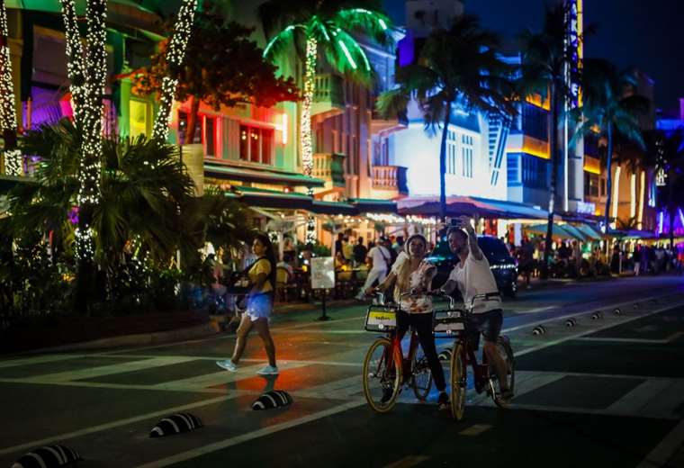 Miami Beach inicia toque de queda para evitar violencia en "Spring Break"